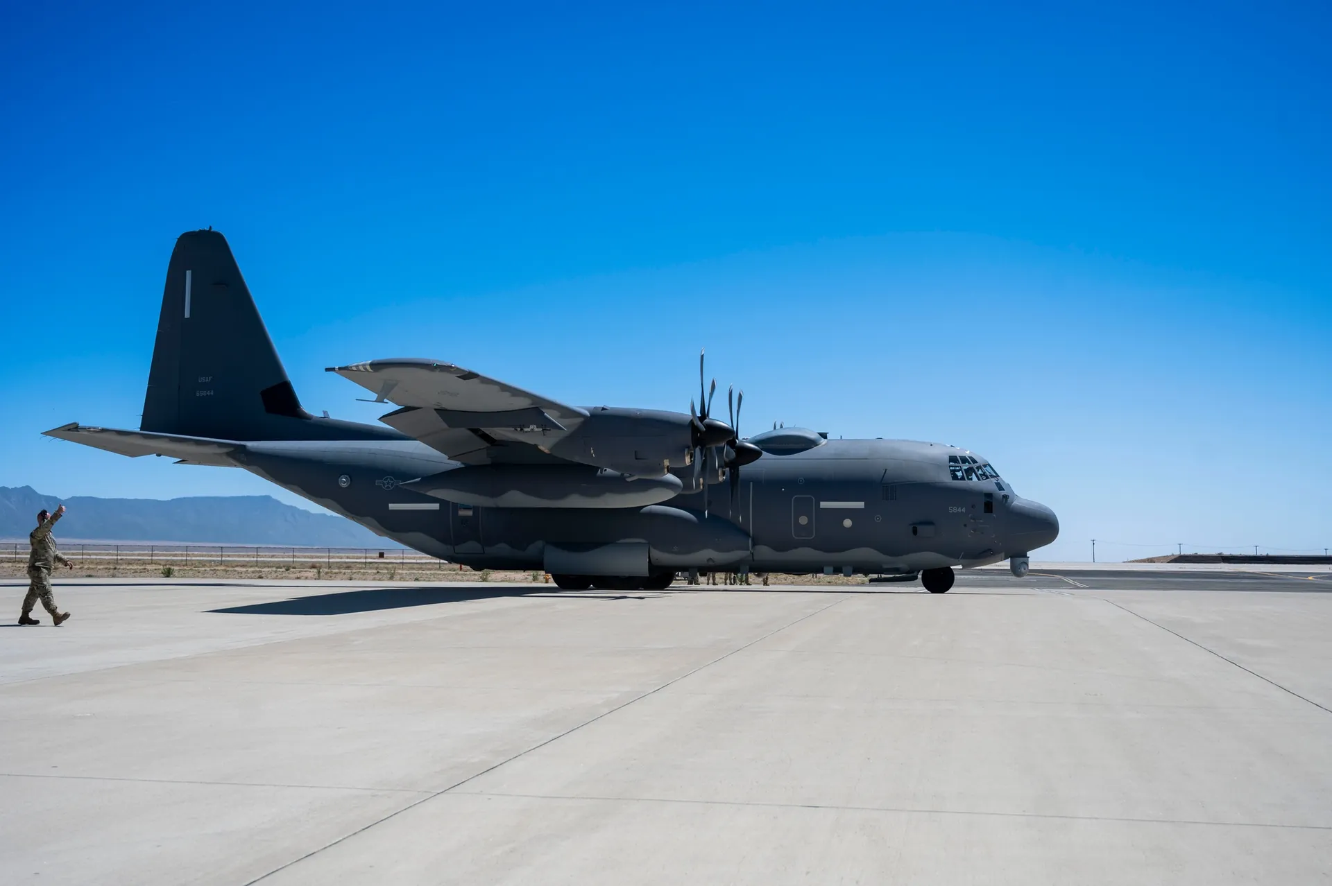 AC-130J Ghostrider gunship, representative host system
