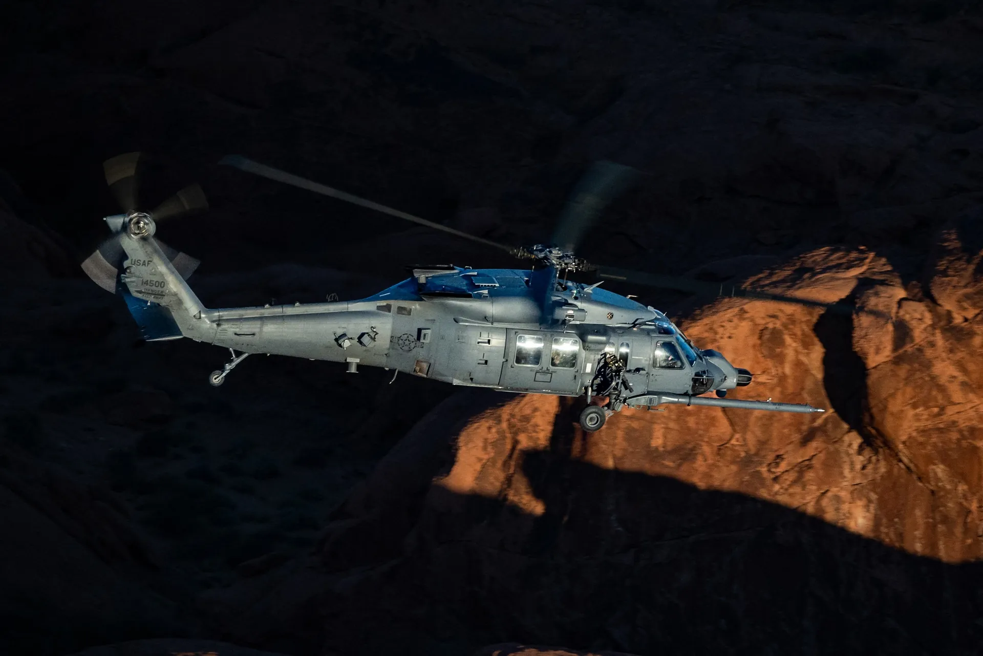 U.S. rotary-wing aircraft with crew-served weapon, representative host class