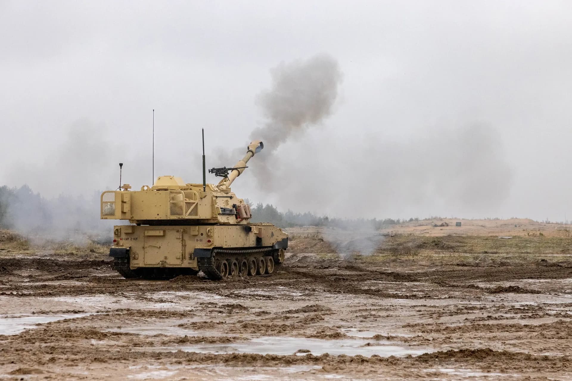 M109A7 self-propelled howitzer firing, representative candidate host class
