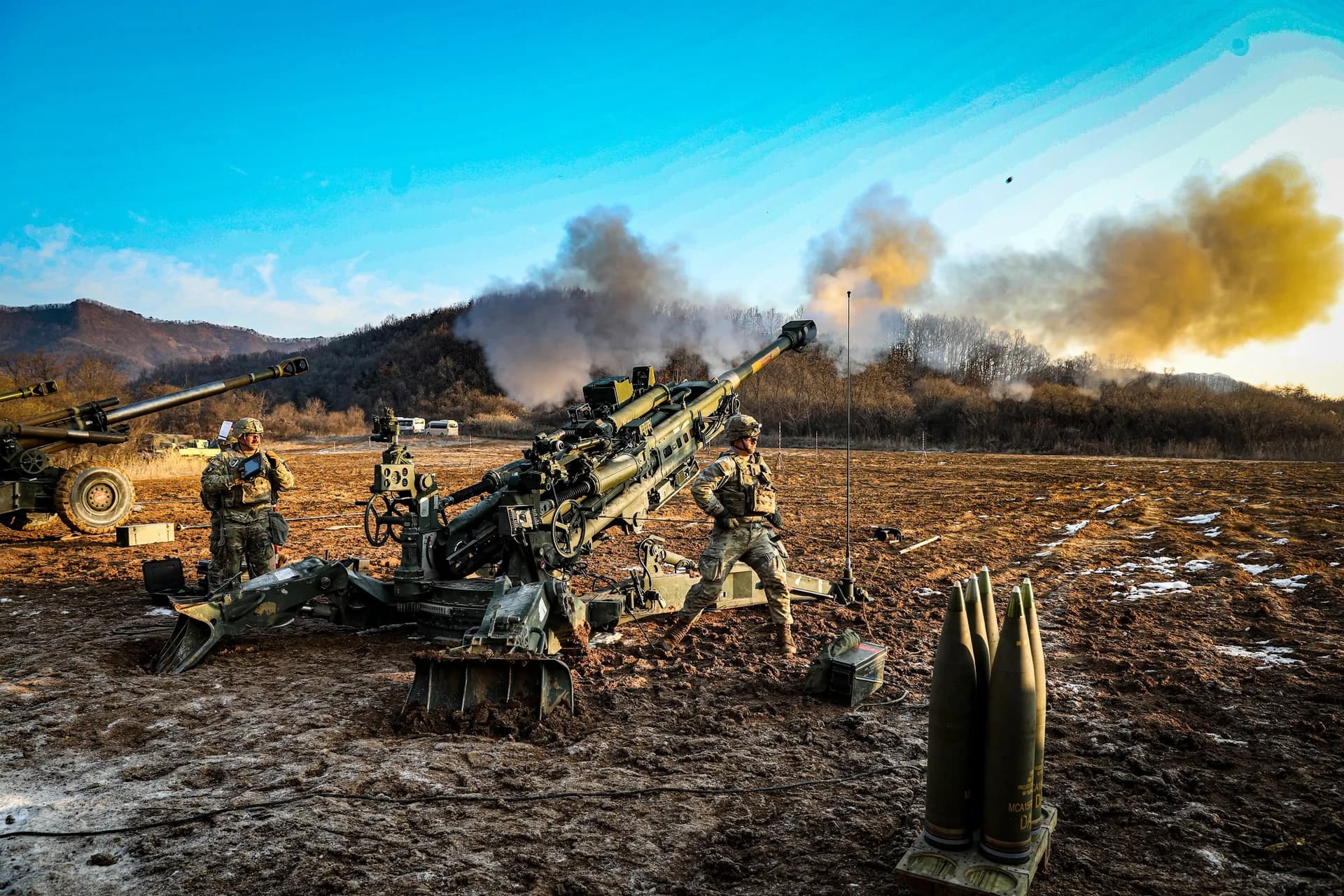 M777 155mm towed howitzer, representative candidate host class